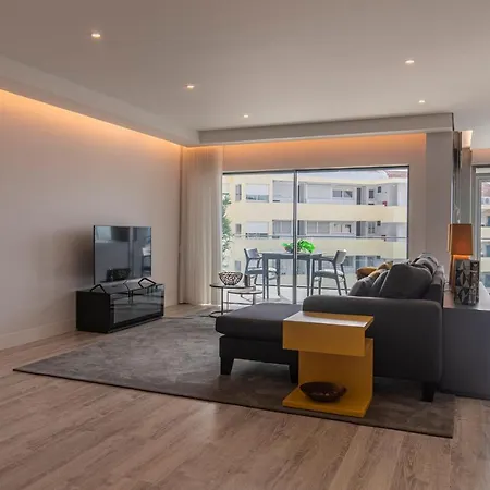 Modern & Charming W/pool By Lovelystay Apartment
