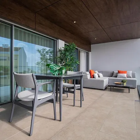 Modern & Charming W/pool By Lovelystay