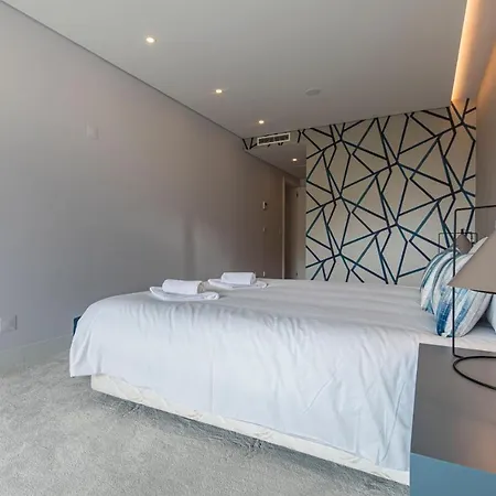 Modern & Charming W/pool By Lovelystay Apartment