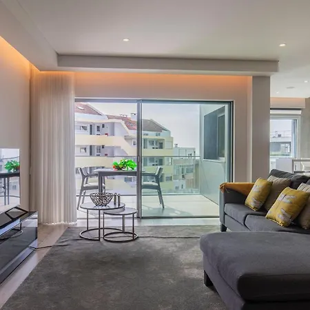 Modern & Charming W/pool By Lovelystay Apartment *