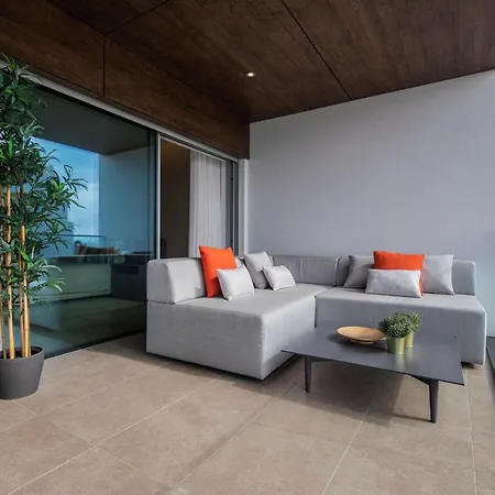 Modern & Charming W/pool By Lovelystay Apartment *