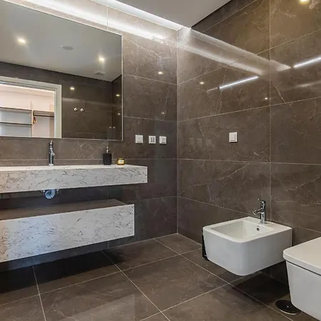 Modern & Charming W/pool By Lovelystay Apartment
